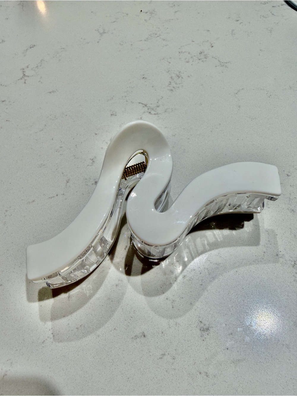 White Acrylic Wave Hair Clip - Modern Statement Barrette